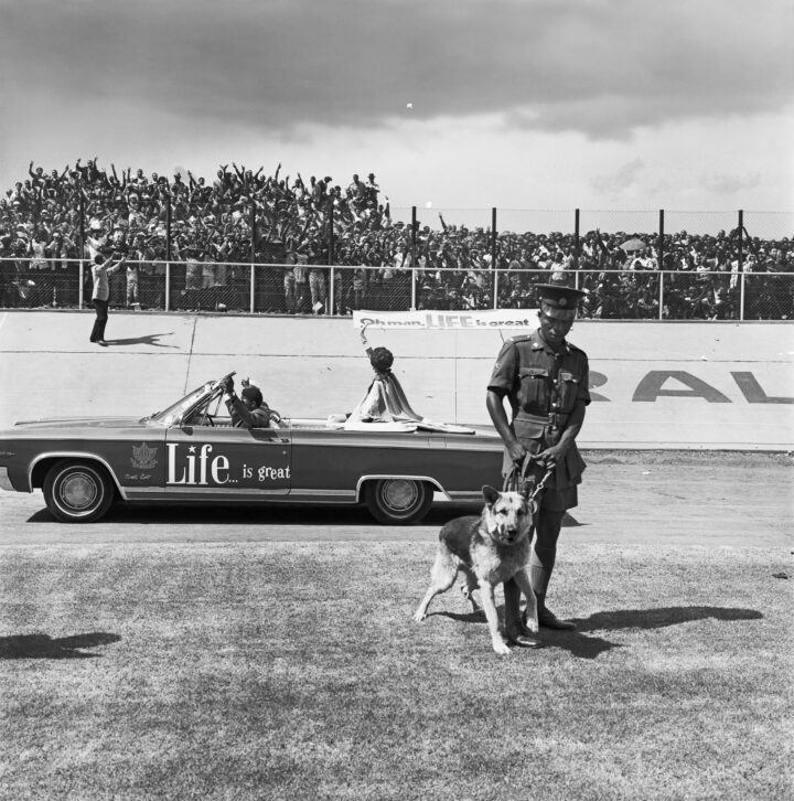 DG 1439 Goldblatt David Soweto At The Soccer Cup Final Orlando Stadium 1972