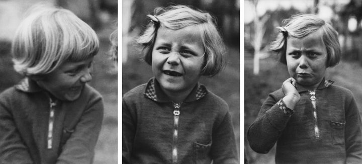 Vp 5629 Walthercollection Unidentifiedphotographer Twochildrenlistentomaxmoritz Wilhelmbusch 1930S Row1