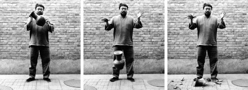 Aww 316A Walthercollection Aiweiwei Droppingahandynastyurn 1995 72Dpi