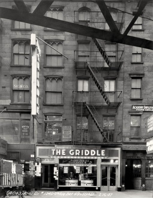 Vp 2383 Walthercollection Unidentifiedphotographer Storefrontsalong6Thavenue 1936 37 W21